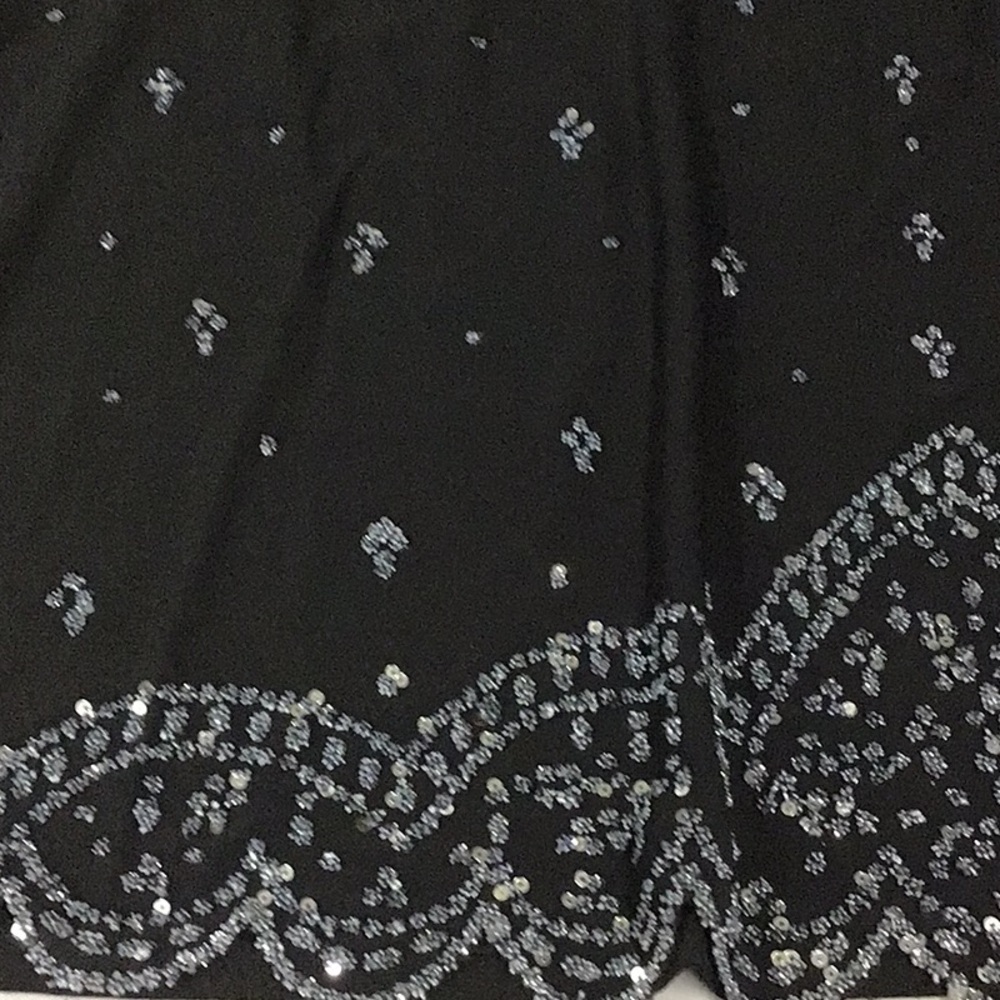 Woman’s blouse from dress barn with sequins. - Picture 6 of 15